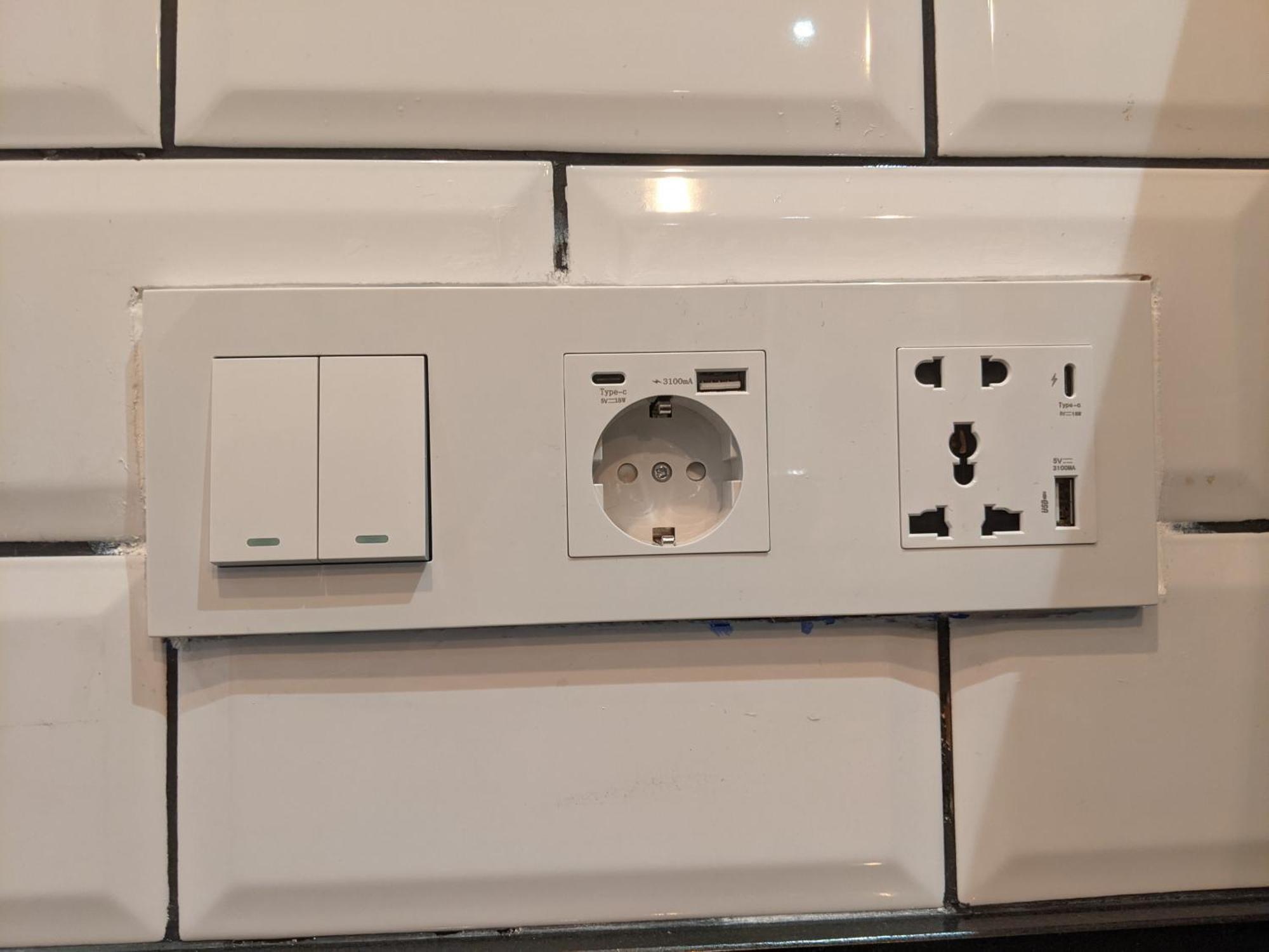 One Bedroom, Bed, Sofa Bed, Home-office, Modern, Quiet, Fully Equipped, Powerful Ac, 300 Mbps Fibre, Washer And Dryer Apartamento Málaga