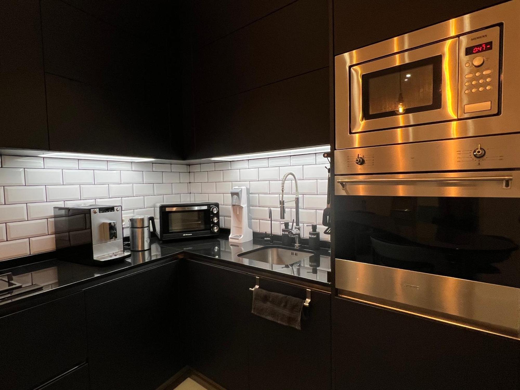 Apartamento One Bedroom, Bed, Sofa Bed, Home-office, Modern, Quiet, Fully Equipped, Powerful Ac, 300 Mbps Fibre, Washer And Dryer