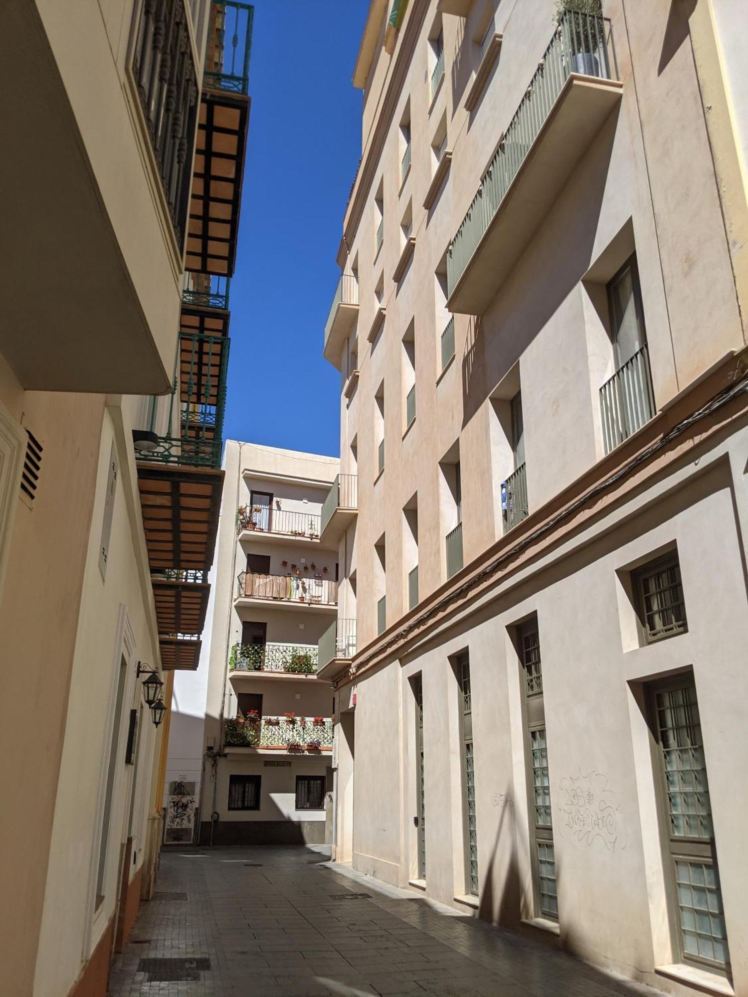 One Bedroom, Bed, Sofa Bed, Home-office, Modern, Quiet, Fully Equipped, Powerful Ac, 300 Mbps Fibre, Washer And Dryer Málaga
