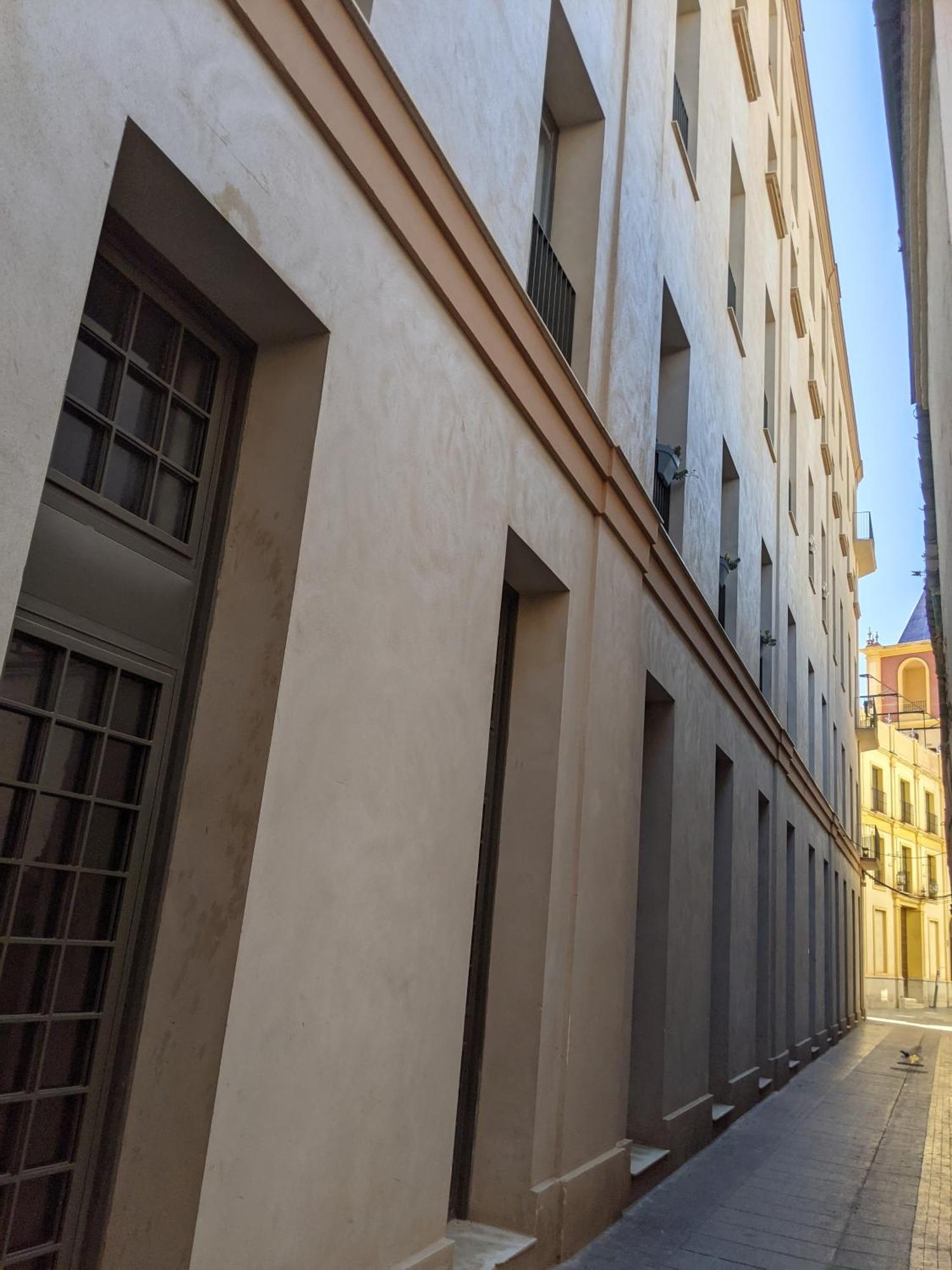 One Bedroom, Bed, Sofa Bed, Home-office, Modern, Quiet, Fully Equipped, Powerful Ac, 300 Mbps Fibre, Washer And Dryer Apartamento Málaga