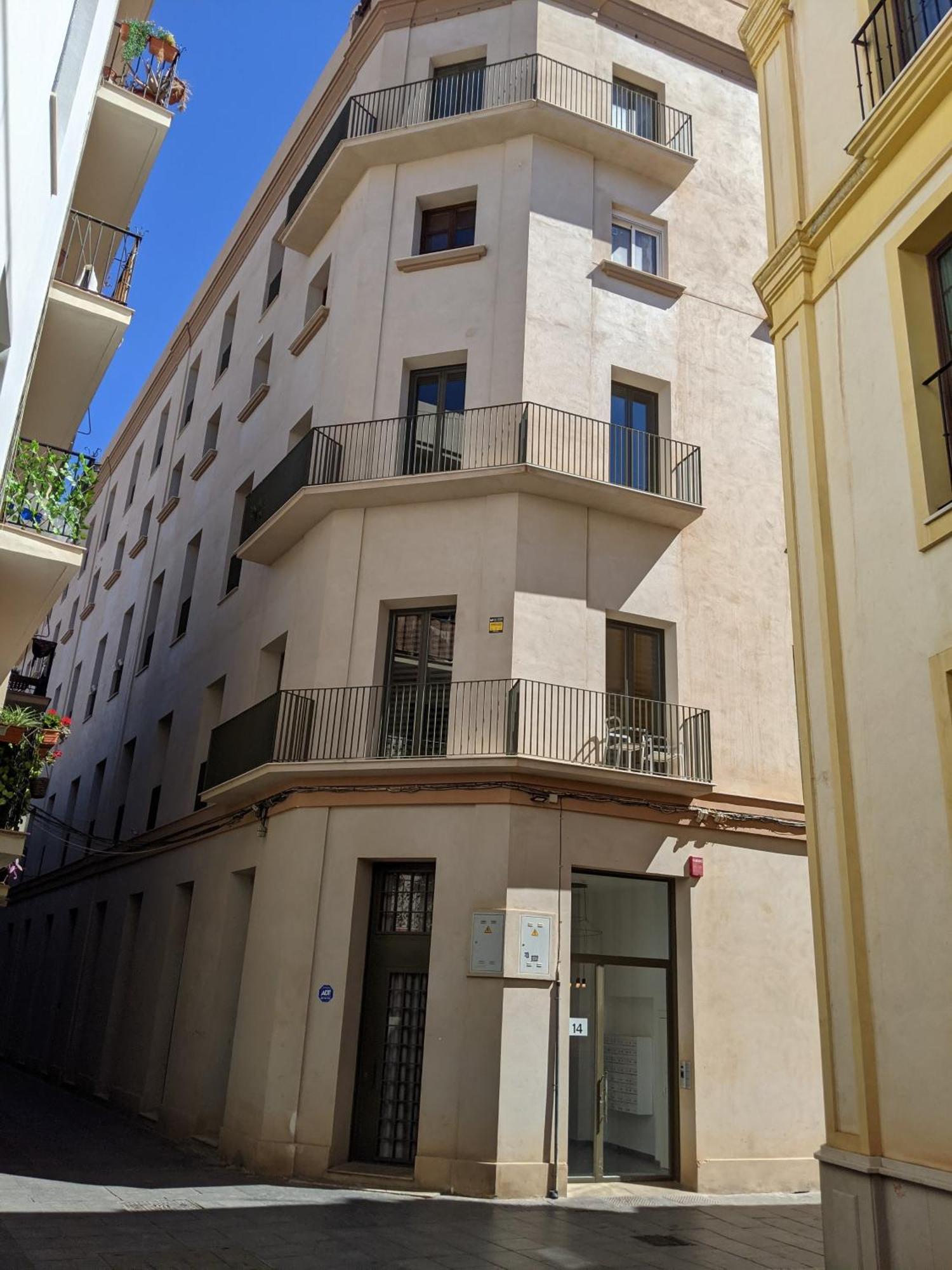 One Bedroom, Bed, Sofa Bed, Home-office, Modern, Quiet, Fully Equipped, Powerful Ac, 300 Mbps Fibre, Washer And Dryer Apartamento Málaga
