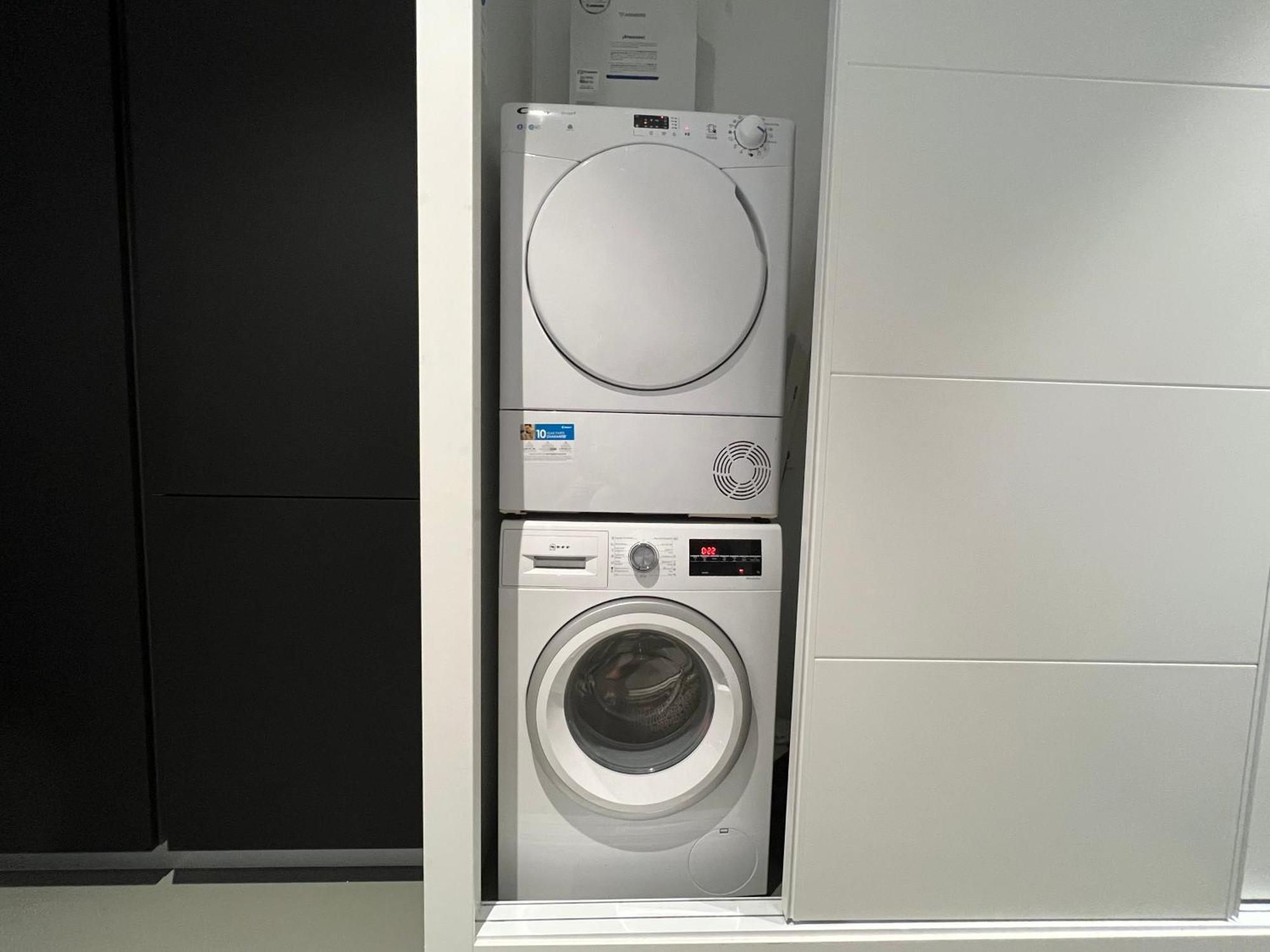 One Bedroom, Bed, Sofa Bed, Home-office, Modern, Quiet, Fully Equipped, Powerful Ac, 300 Mbps Fibre, Washer And Dryer