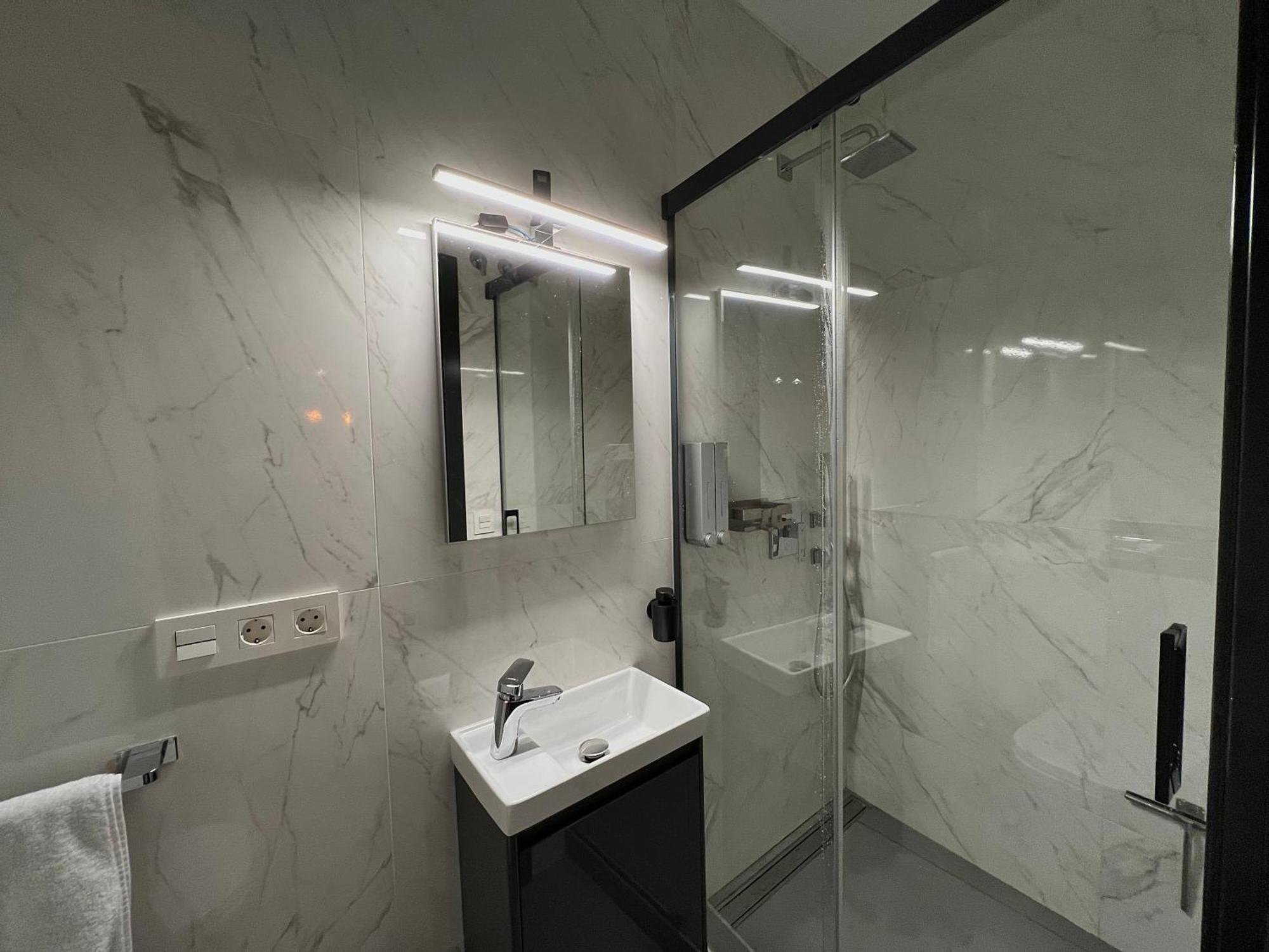 Apartamento One Bedroom, Bed, Sofa Bed, Home-office, Modern, Quiet, Fully Equipped, Powerful Ac, 300 Mbps Fibre, Washer And Dryer